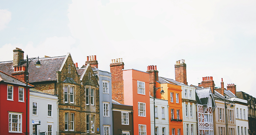 UK Housing Market Shows Modest Growth Amidst Uncertainty