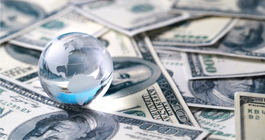 US Global PMI Reveals Economic Slowdown in April 2024